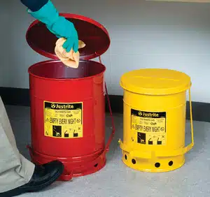 Bidon pour déchets huileux et chimiques inflammables